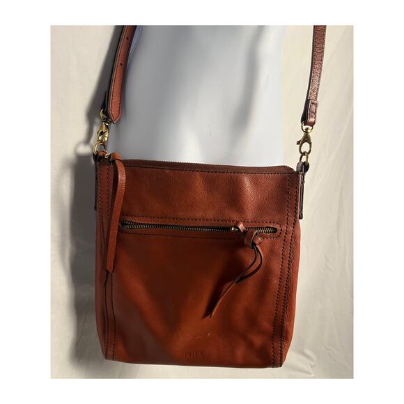 Fossil Leather Crossbody Bag Brown Adjustable Strap Zip Pocket Classic Style - Picture 1 of 6